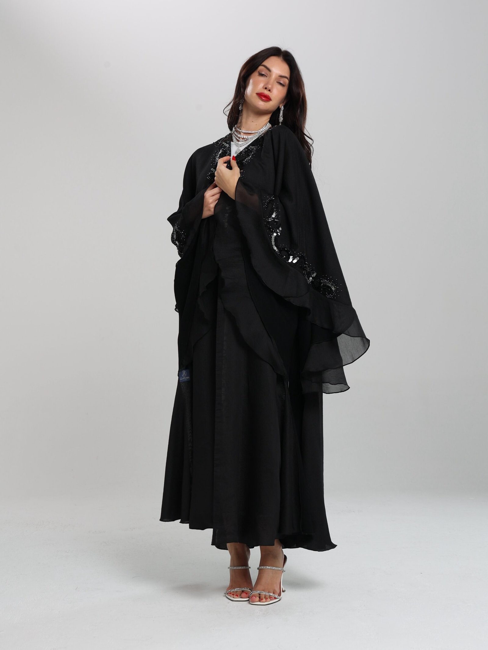E10-عبايه مناسبات بالخرز والكرستال بقصه عصريه - Image 3